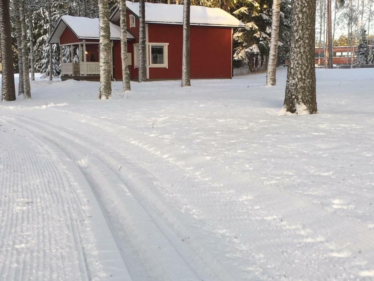 ホテル Seinaejoen Leirintaealue Seinäjoki エクステリア 写真